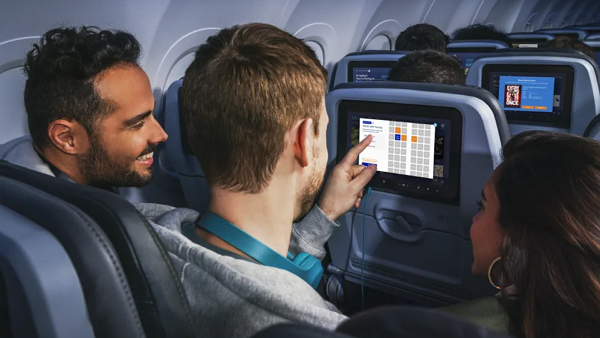 미국 항공사 제트블루가 기내 엔터테인먼트 시스템 개편을 통해 여러 명이서 같은 콘텐츠를 시청할 수 있는 블루프린트를 선보인다. [사진: 제트블루]