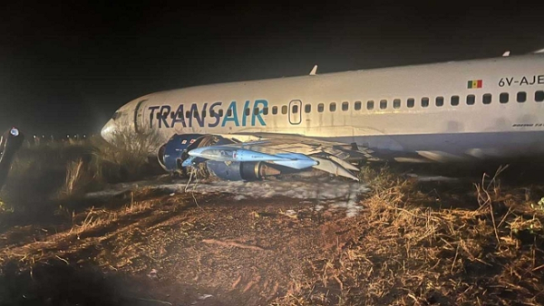 아프리카 세네갈에서 말리 바마코로 향하기 위해 이륙하던 보잉 항공기가 활주로를 이탈하는 사고가 발생했다. [사진: 엑스 캡처]